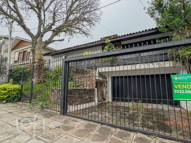 Casa com 360m², 4 dormitórios, 4 suítes, 4 vagas, Três Figueiras em Porto Alegre