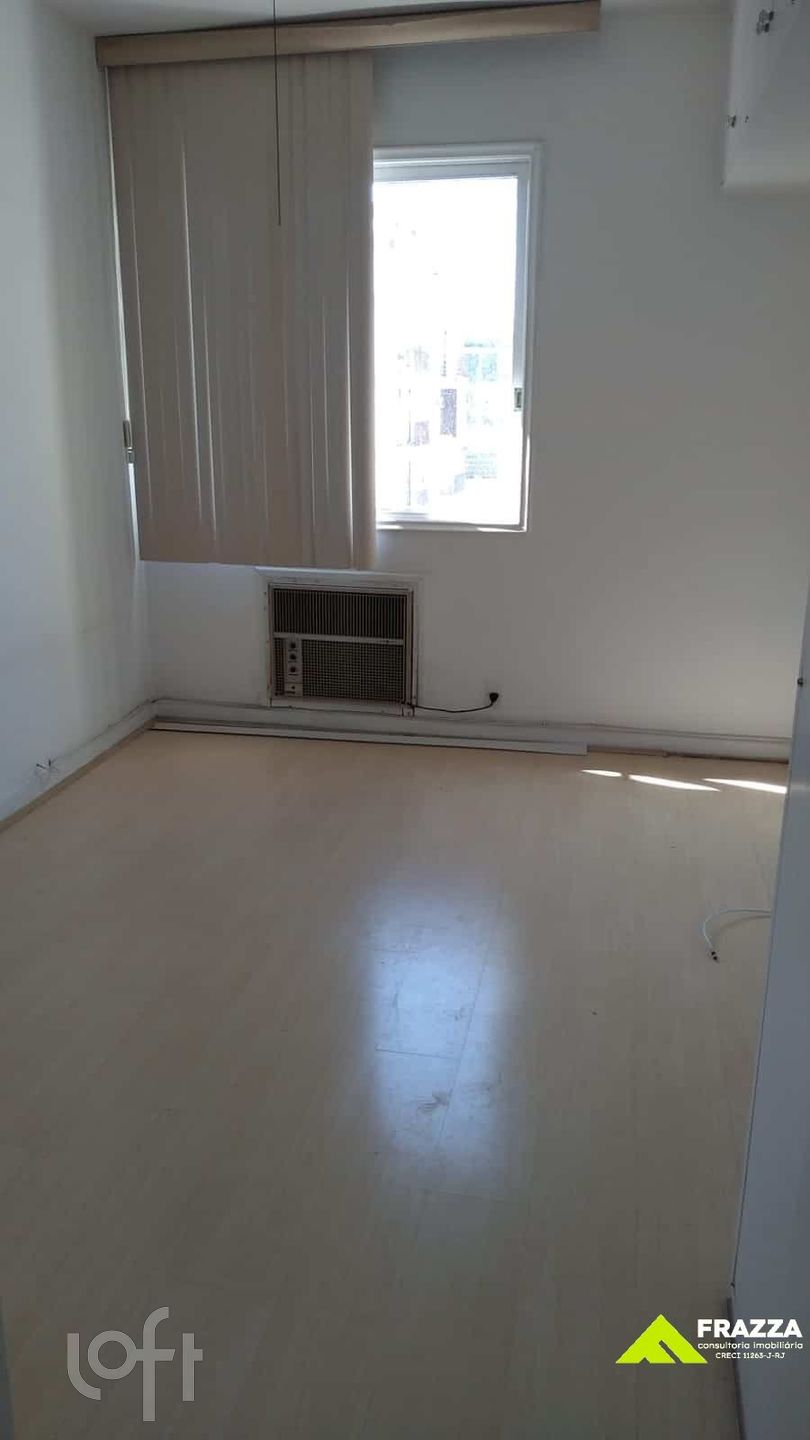 Apartamento à venda com 2 quartos, 77m² - Foto 17