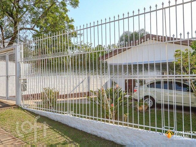 Casa com 209m², 2 dormitórios, 2 vagas, Chácara das Pedras em Porto Alegre