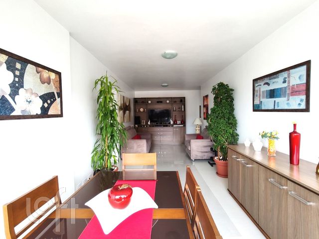 Apartamento com 94m², 3 dormitórios, 1 vaga, Vila Ipiranga em Porto Alegre