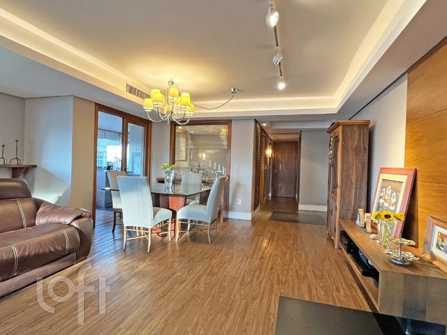 Apartamento com 186m², 3 dormitórios, 3 suítes, 2 vagas, Petrópolis em Porto Alegre