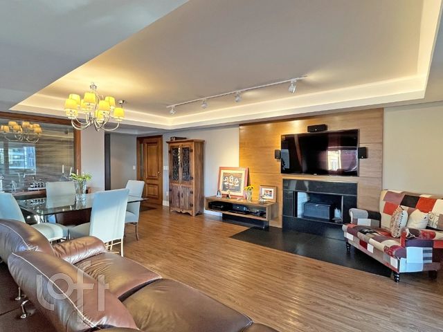 Apartamento com 186m², 3 dormitórios, 3 suítes, 2 vagas, Petrópolis em Porto Alegre