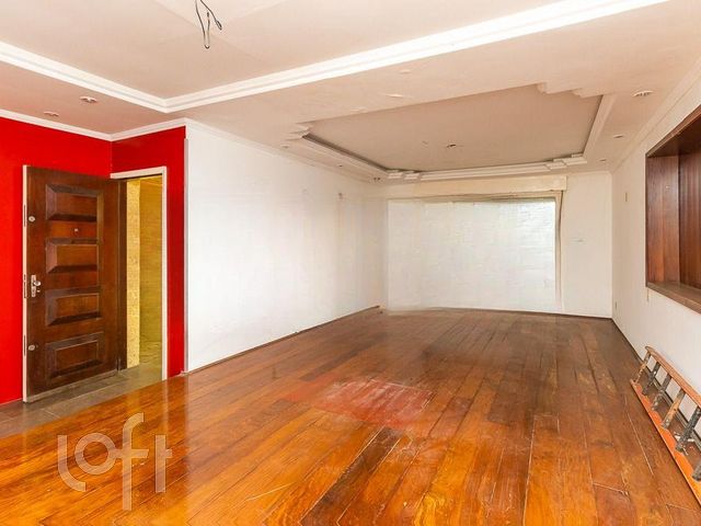 Casa com 254m², 4 dormitórios, 1 suíte, 2 vagas, Petrópolis em Porto Alegre