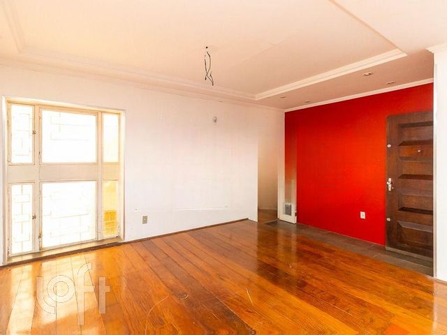 Casa com 254m², 4 dormitórios, 1 suíte, 2 vagas, Petrópolis em Porto Alegre
