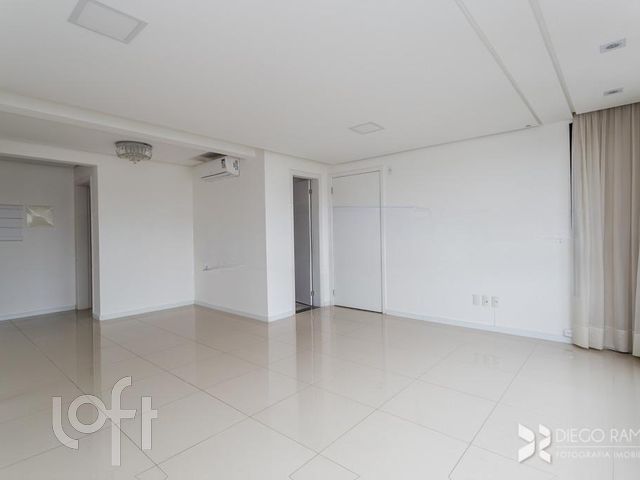 Apartamento com 85m², 2 dormitórios, 2 suítes, 2 vagas, Menino Deus em Porto Alegre