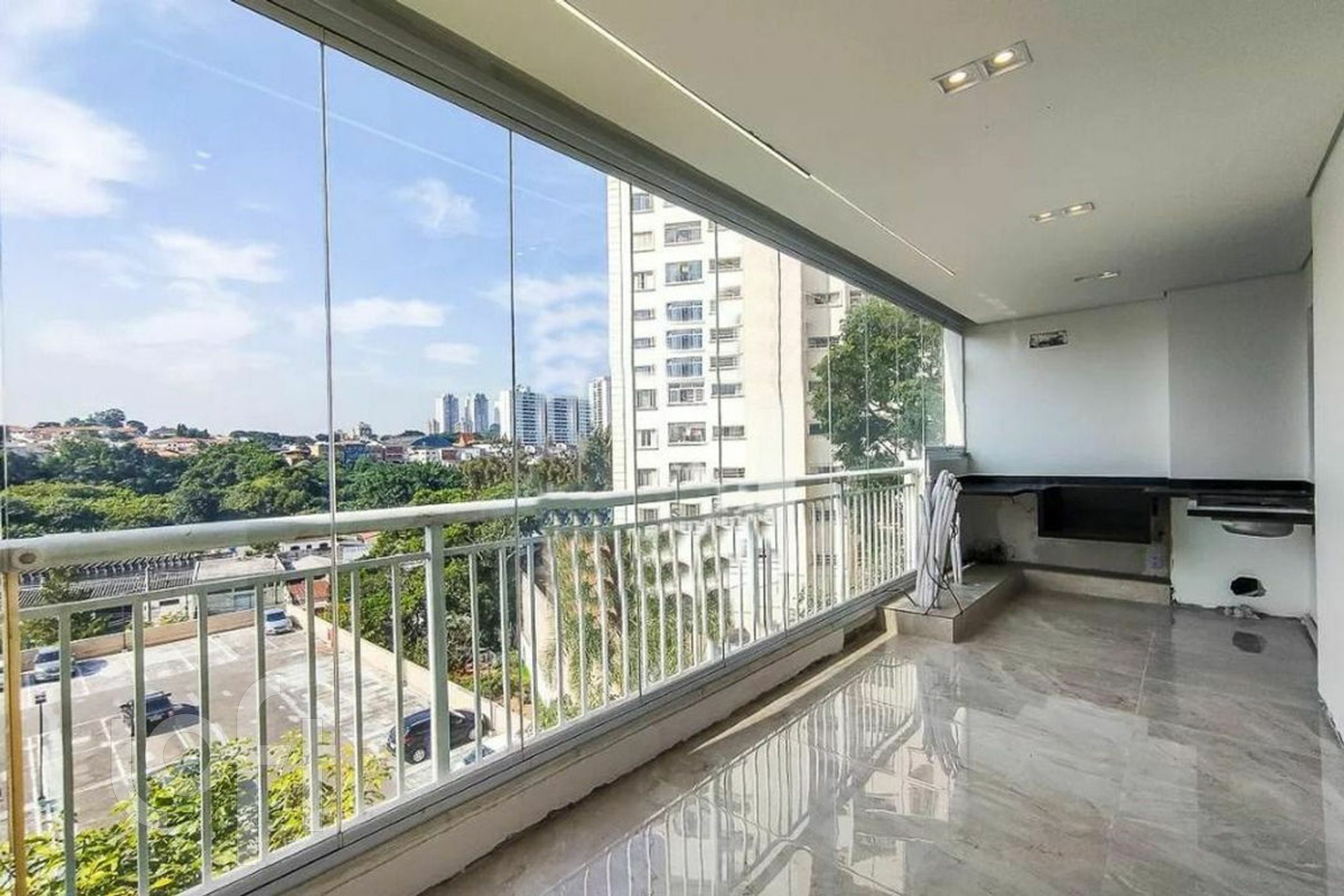 Apartamento à venda com 2 quartos, 80m² - Foto 3