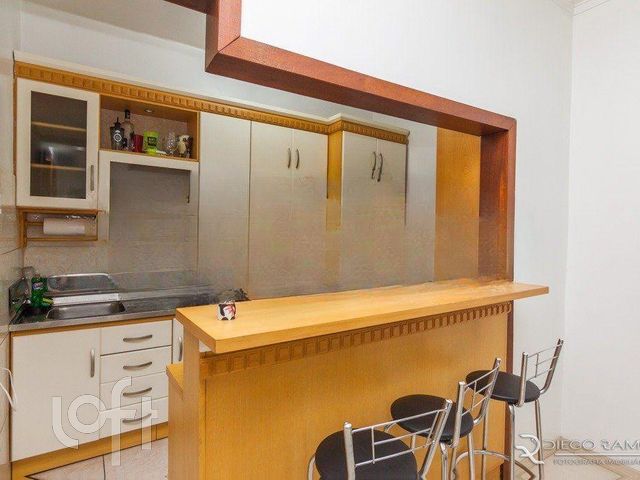 Apartamento com 75m², 2 dormitórios, 1 suíte, Auxiliadora em Porto Alegre