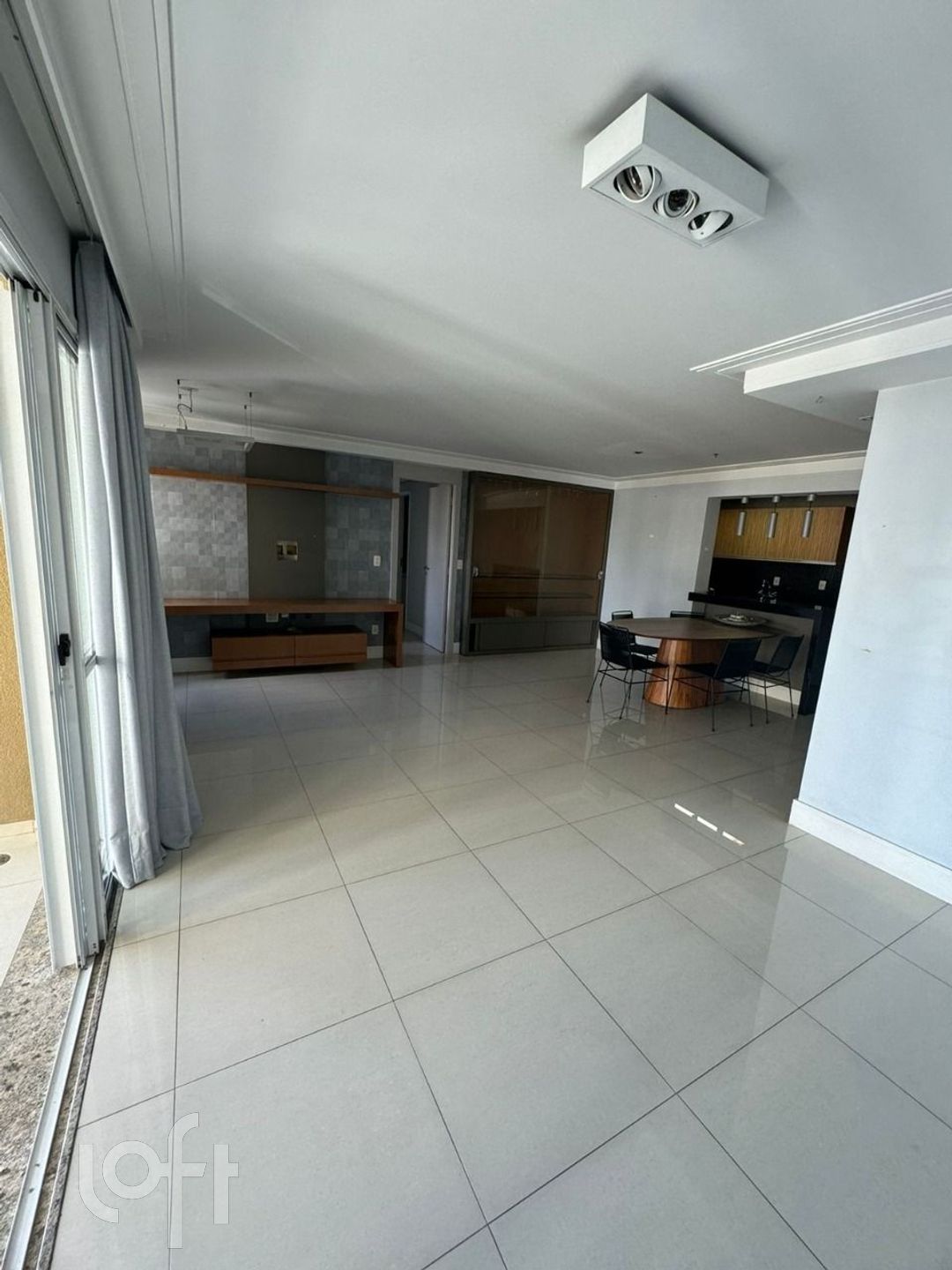 Apartamento à venda com 2 quartos, 101m² - Foto 1