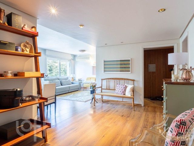 Apartamento com 123m², 3 dormitórios, 1 suíte, 1 vaga, Floresta em Porto Alegre