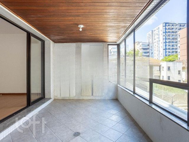 Apartamento com 100m², 2 dormitórios, 1 suíte, 2 vagas, Independência em Porto Alegre