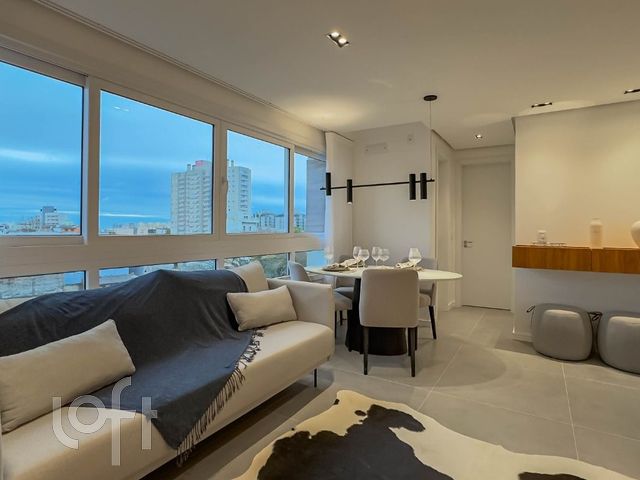 Apartamento com 64m², 2 dormitórios, 1 suíte, 1 vaga, Vila Ipiranga em Porto Alegre