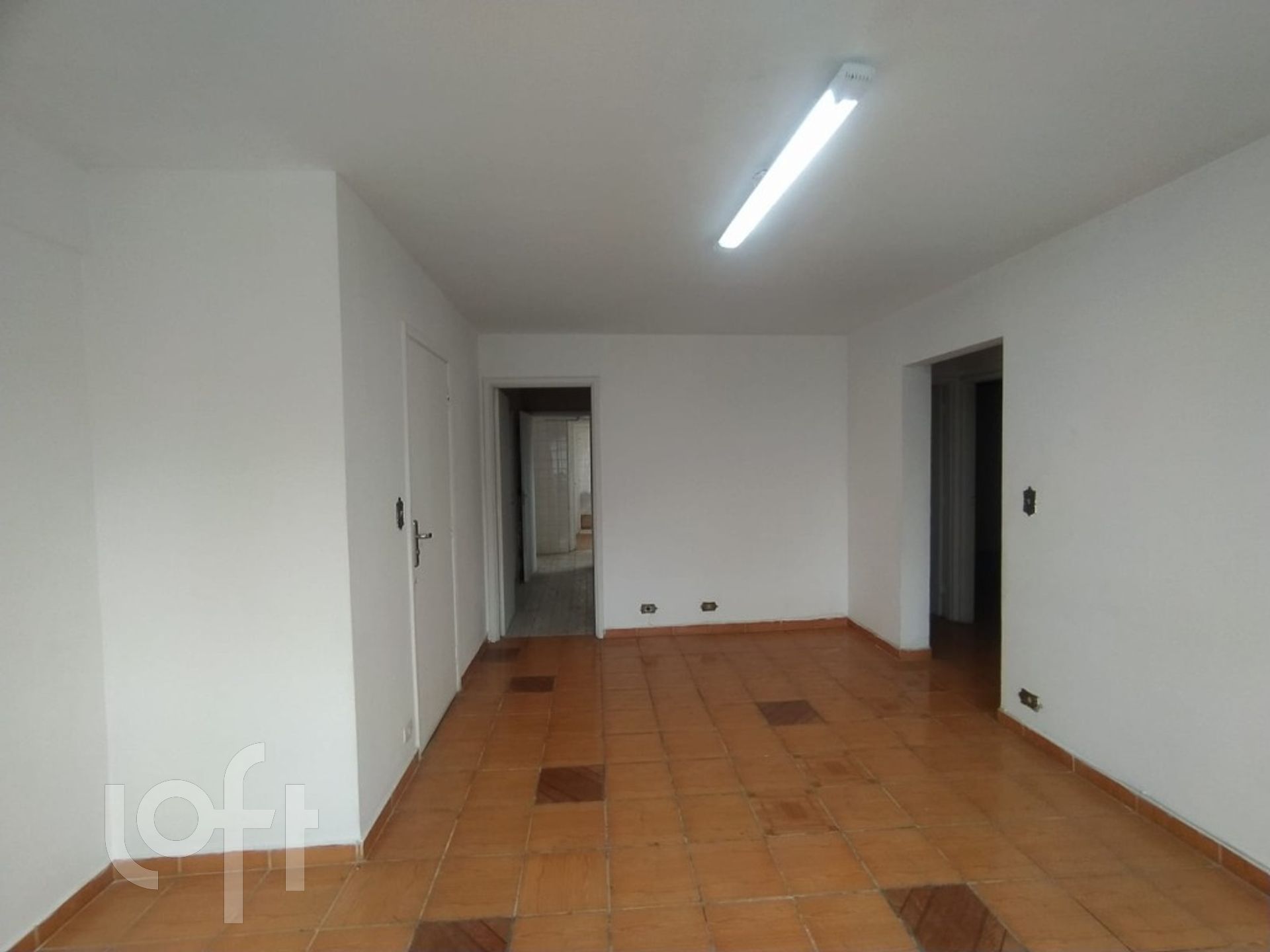 Apartamento à venda com 2 quartos, 80m² - Foto 2