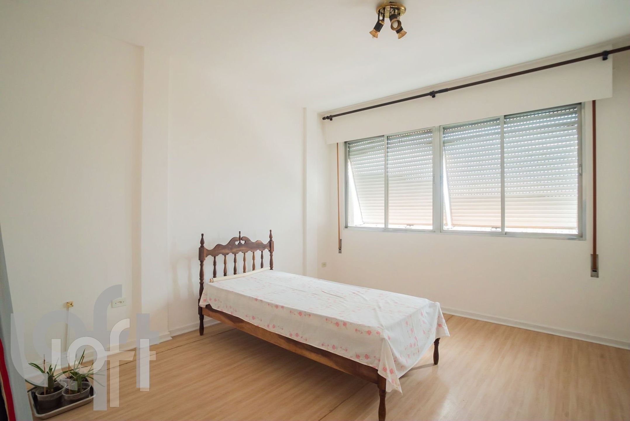 Apartamento à venda com 3 quartos, 135m² - Foto 2