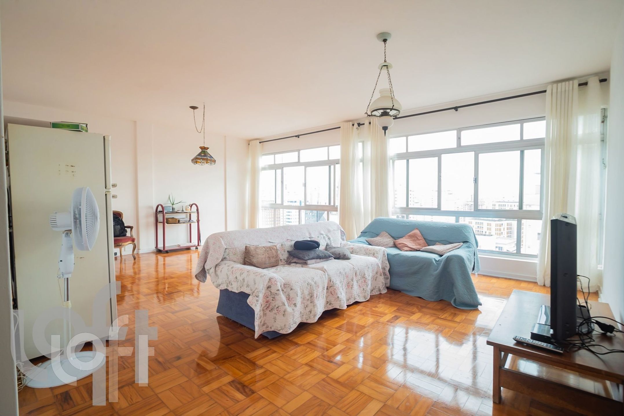 Apartamento à venda com 3 quartos, 135m² - Foto 1