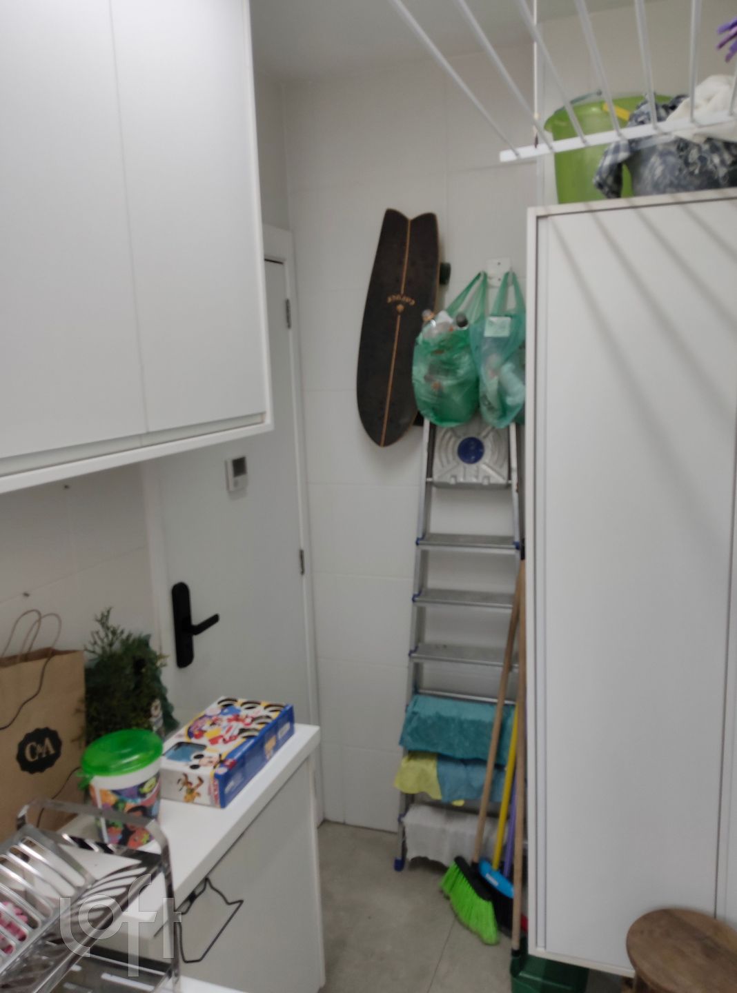 Apartamento à venda com 3 quartos, 107m² - Foto 11