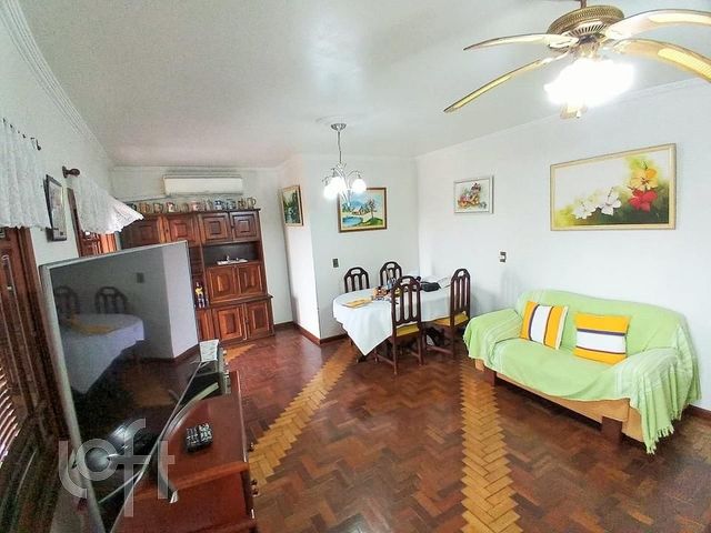 Casa com 286m², 3 dormitórios, 1 suíte, 2 vagas, São João em Porto Alegre