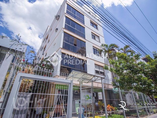 Apartamento com 166m², 3 dormitórios, 1 suíte, 1 vaga, Menino Deus em Porto Alegre