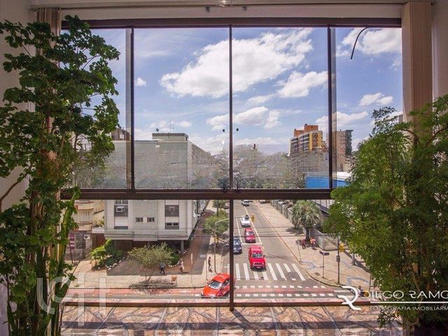 Apartamento com 166m², 3 dormitórios, 1 suíte, 1 vaga, Menino Deus em Porto Alegre