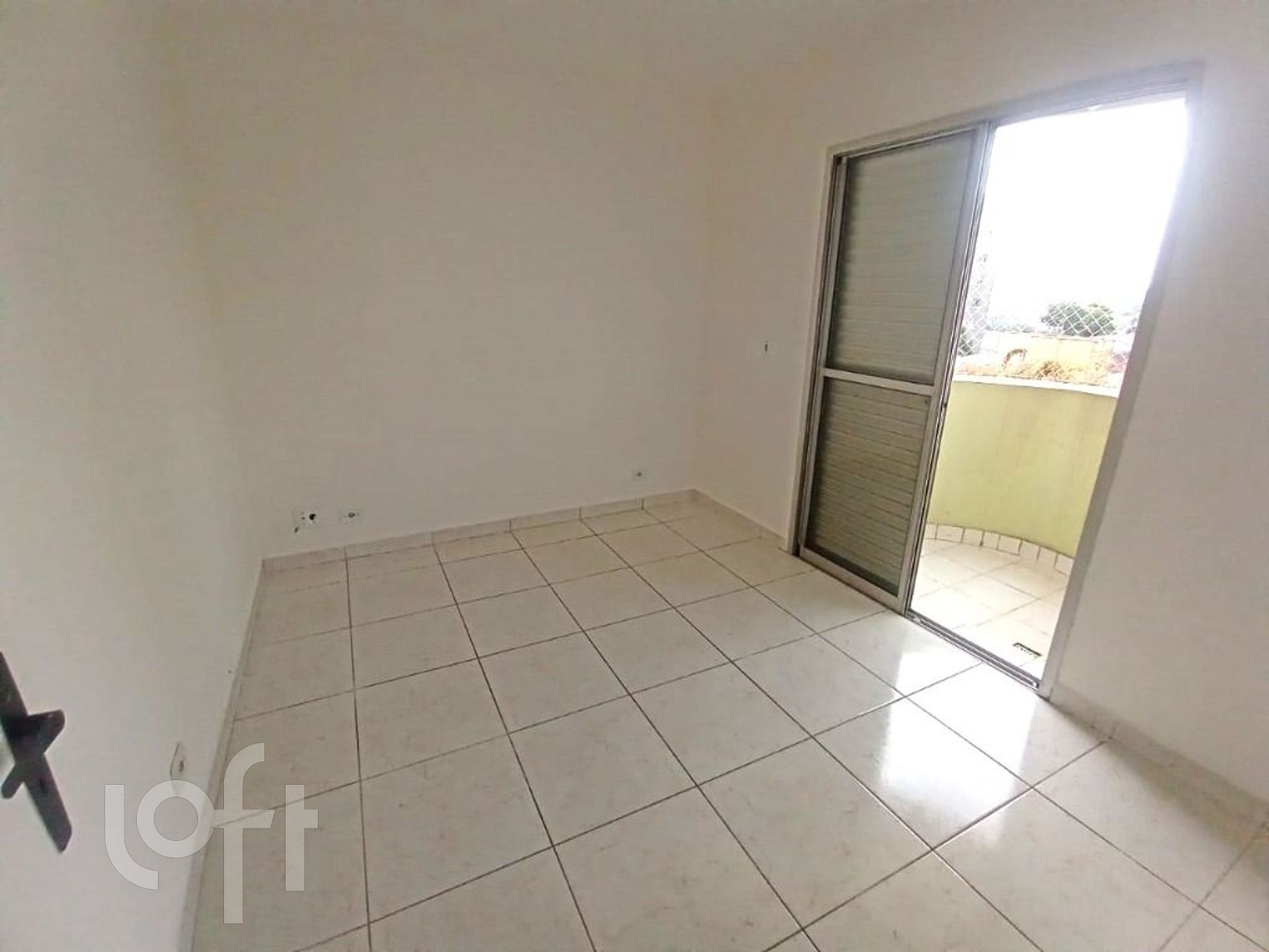 Apartamento à venda com 2 quartos, 63m² - Foto 2