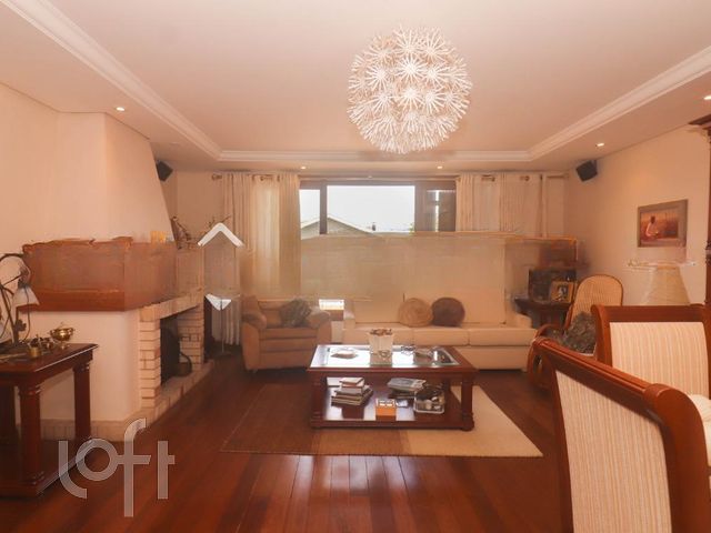 Casa com 283m², 3 dormitórios, 1 suíte, 4 vagas, Chácara das Pedras em Porto Alegre