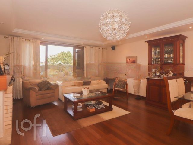 Casa com 283m², 3 dormitórios, 1 suíte, 4 vagas, Chácara das Pedras em Porto Alegre