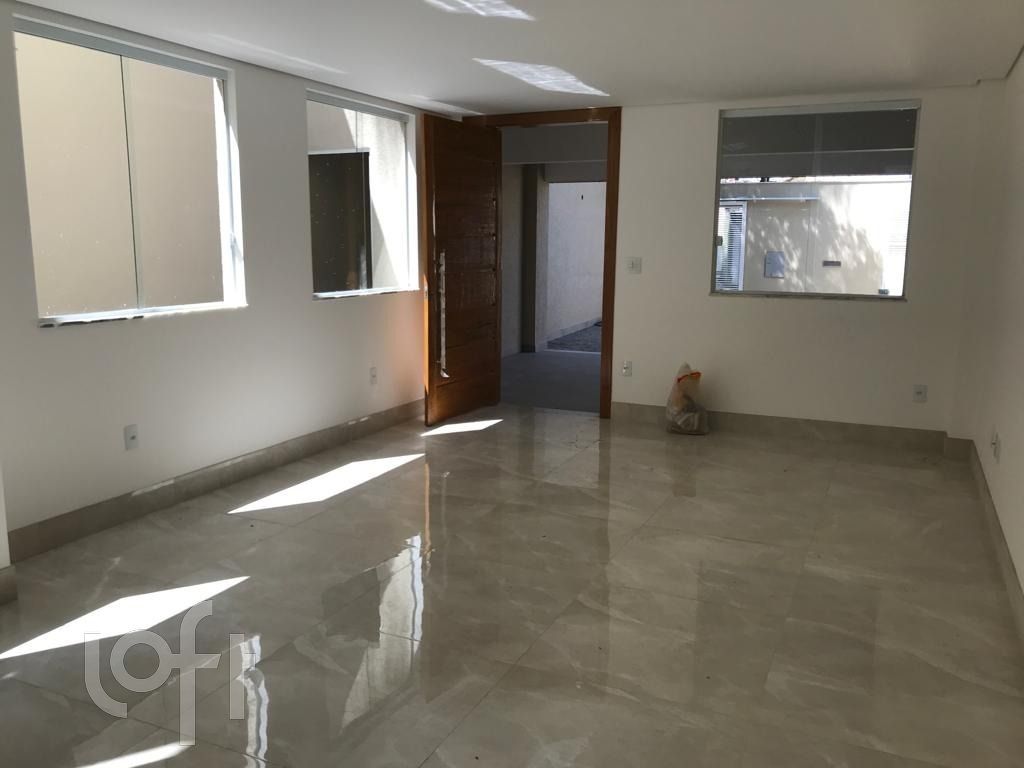 Casa à venda com 4 quartos, 185m² - Foto 3