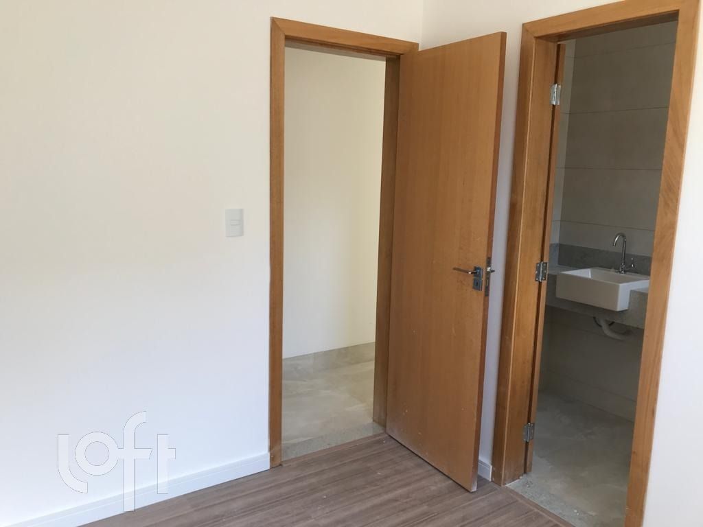 Casa à venda com 4 quartos, 185m² - Foto 4