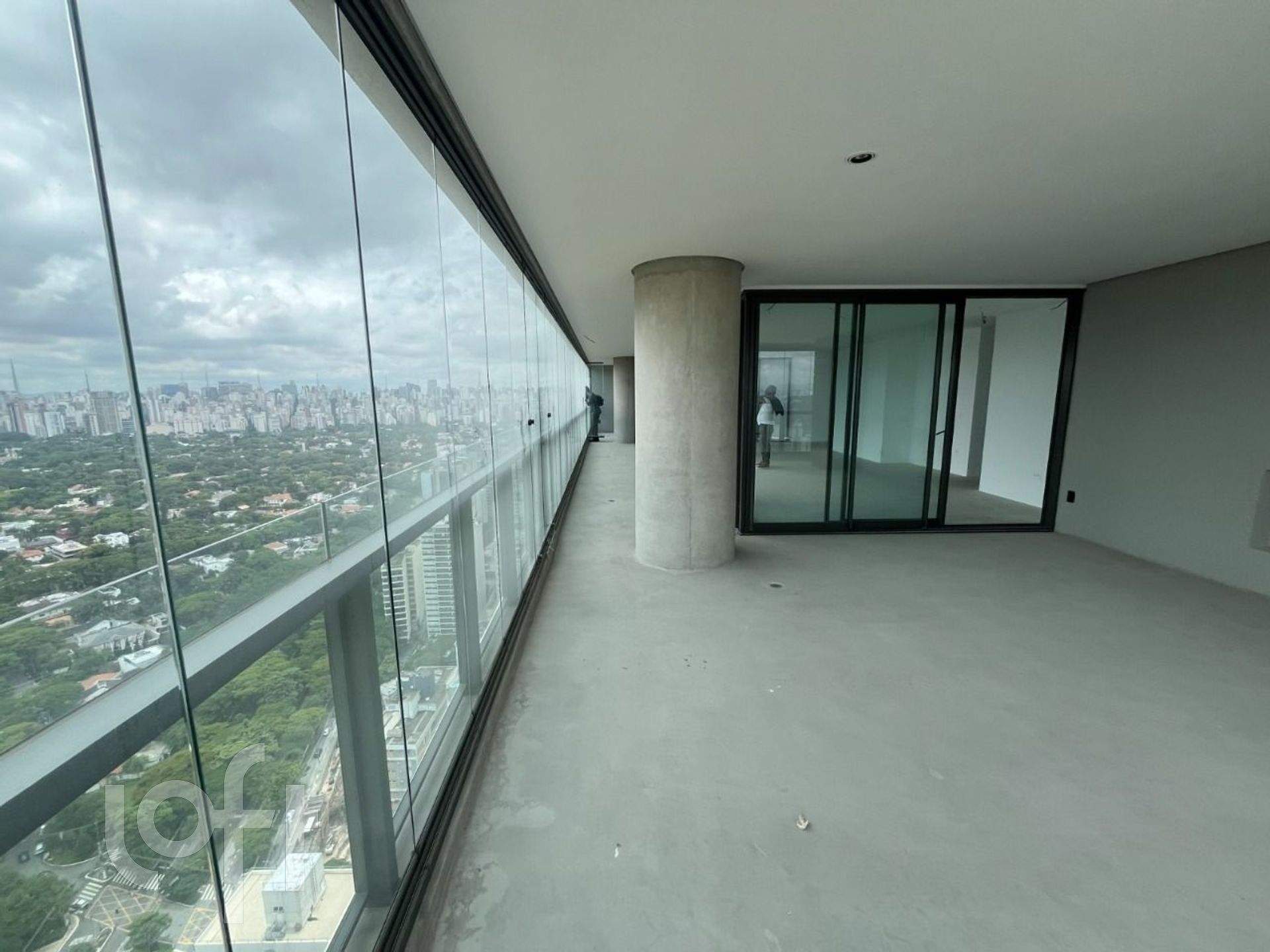 Apartamento à venda com 4 quartos, 288m² - Foto 1