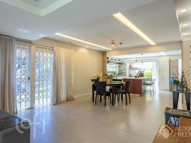 Casa em Condomínio com 231m², 3 dormitórios, 1 suíte, 3 vagas, São João em Porto Alegre