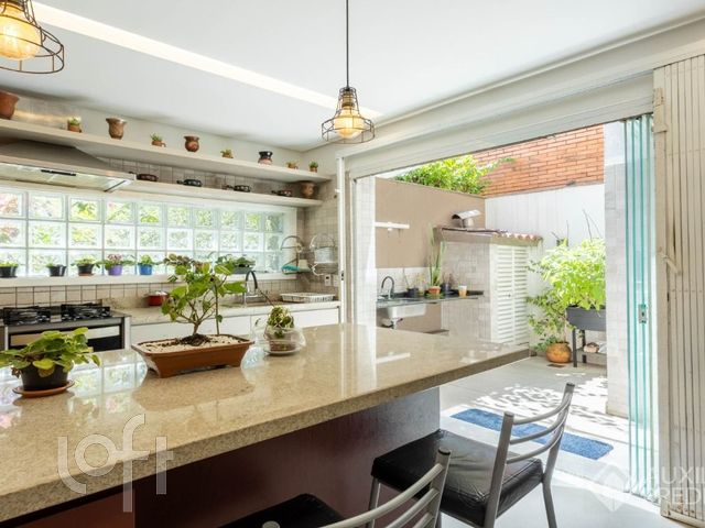 Casa em Condomínio com 231m², 3 dormitórios, 1 suíte, 3 vagas, São João em Porto Alegre