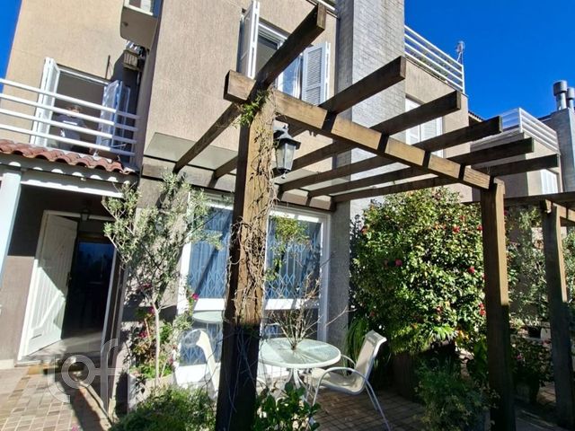 Casa em Condomínio com 231m², 3 dormitórios, 1 suíte, 3 vagas, São João em Porto Alegre