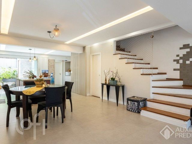 Casa em Condomínio com 231m², 3 dormitórios, 1 suíte, 3 vagas, São João em Porto Alegre