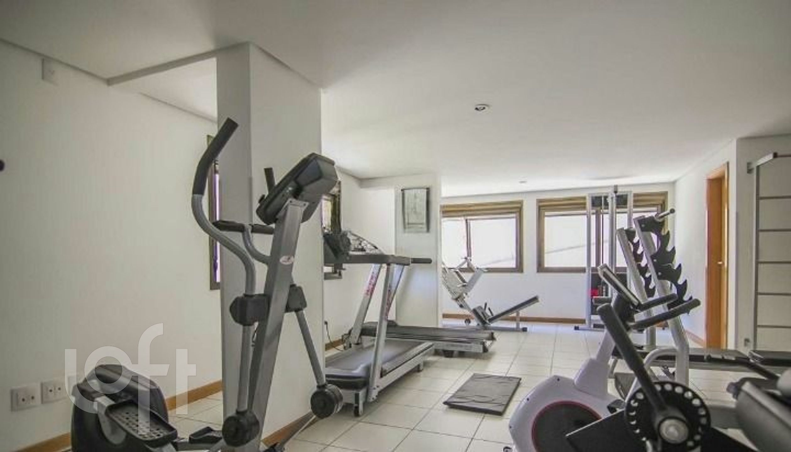 Apartamento com 144m², 2 dormitórios, 1 suíte, 1 vaga, Petrópolis em Porto Alegre