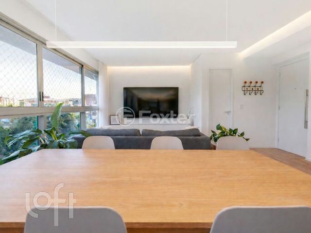Apartamento com 116m², 3 dormitórios, 3 suítes, 2 vagas, Rio Branco em Porto Alegre