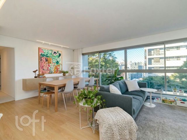 Apartamento com 116m², 3 dormitórios, 3 suítes, 2 vagas, Rio Branco em Porto Alegre