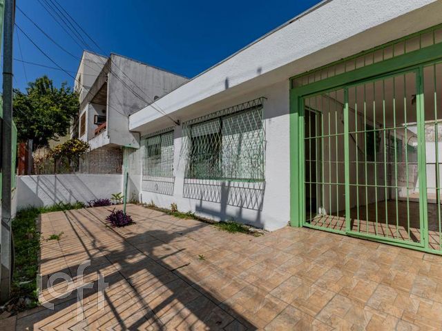 Casa com 97m², 3 dormitórios, 3 vagas, Menino Deus em Porto Alegre