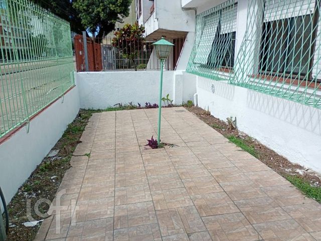 Casa com 97m², 3 dormitórios, 3 vagas, Menino Deus em Porto Alegre