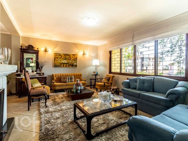 Casa com 222m², 3 dormitórios, 1 suíte, 4 vagas, Chácara das Pedras em Porto Alegre