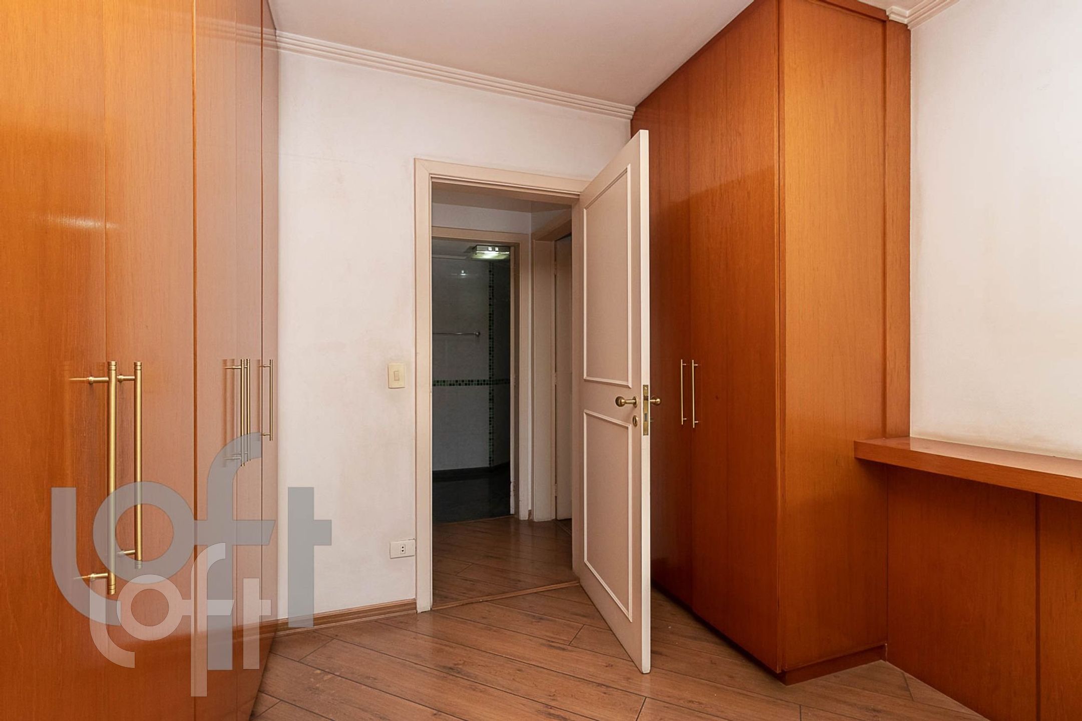 Apartamento à venda com 3 quartos, 182m² - Foto 4