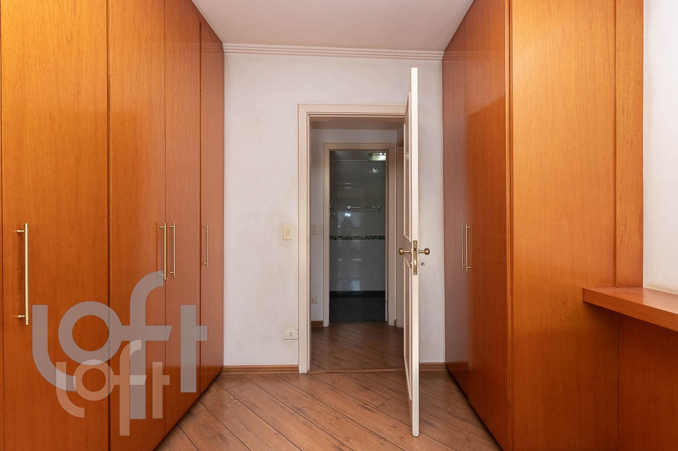 Apartamento à venda com 3 quartos, 182m² - Foto 3