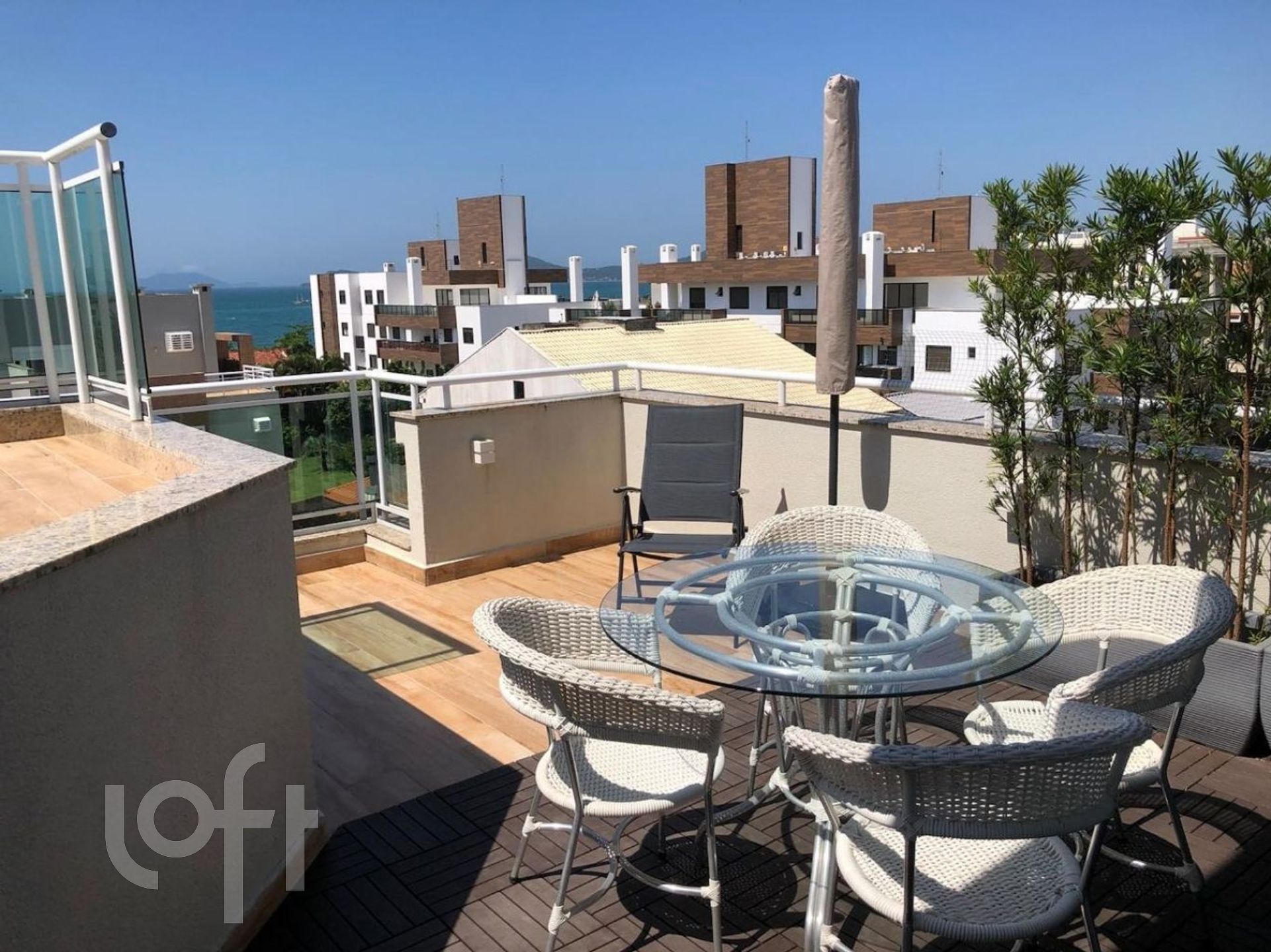 Apartamentos com 164m², 3 quartos, 1 suíte, 2 garagens, no bairro Canasvieiras em Florianópolis