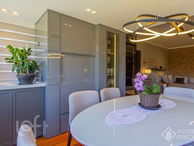 Apartamento com 78m², 2 dormitórios, 1 suíte, 1 vaga, Santa Cecília em Porto Alegre