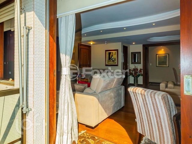 Apartamento com 194m², 3 dormitórios, 1 suíte, 2 vagas, Rio Branco em Porto Alegre