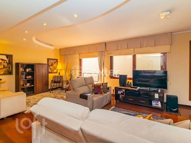 Apartamento com 194m², 3 dormitórios, 1 suíte, 2 vagas, Rio Branco em Porto Alegre