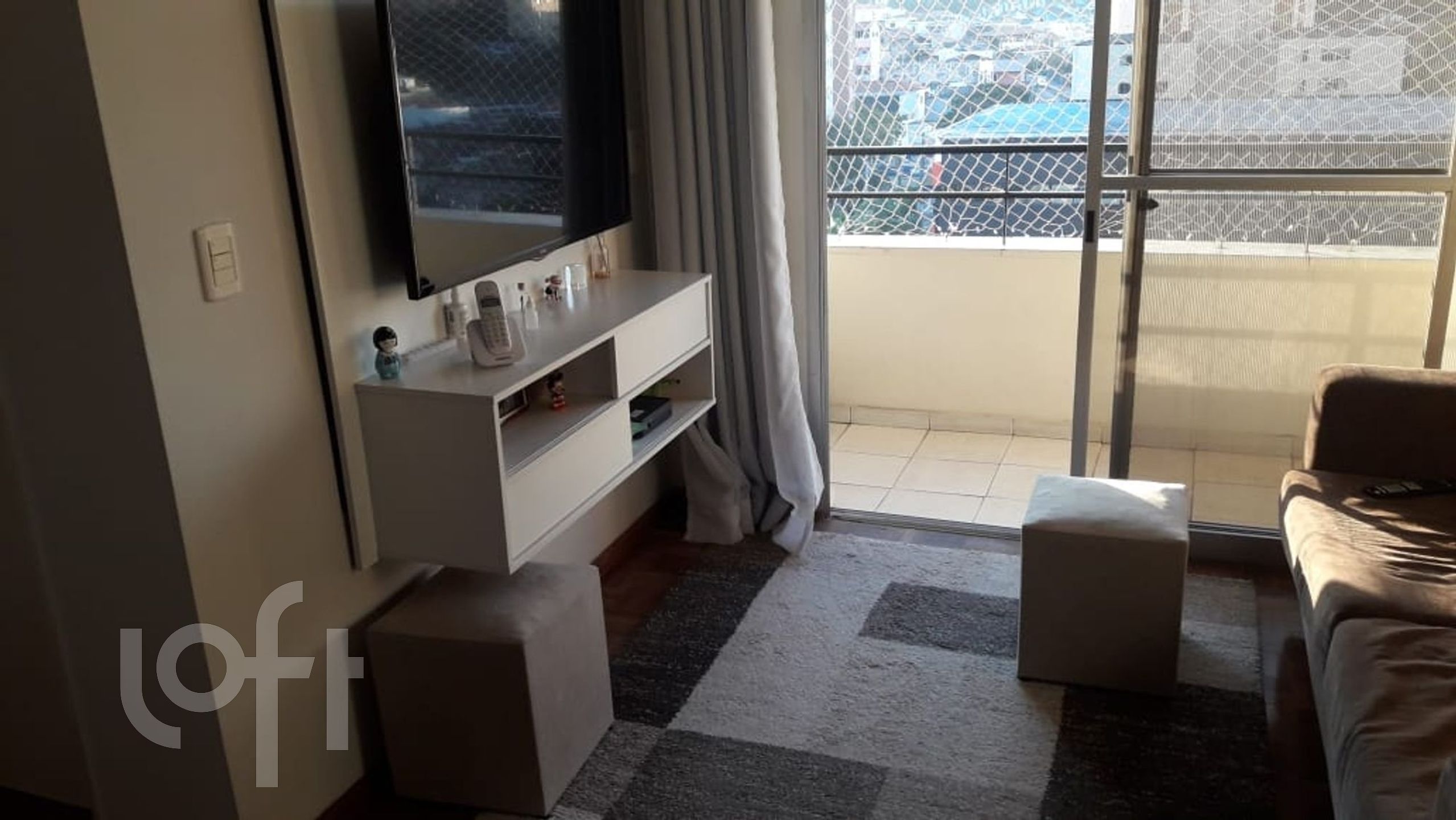 Apartamento à venda com 2 quartos, 70m² - Foto 1