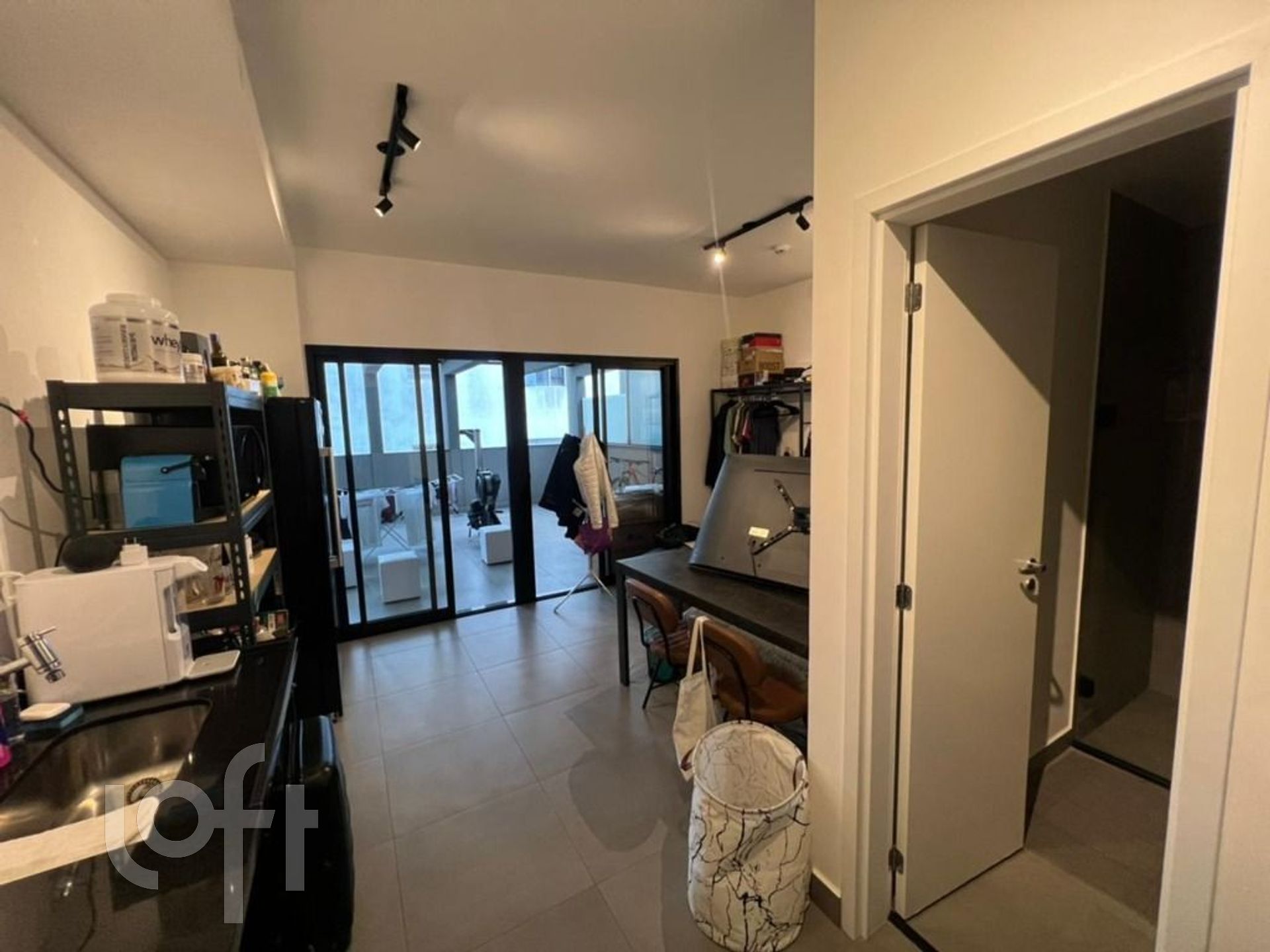 Apartamento à venda com 1 quarto, 32m² - Foto 1