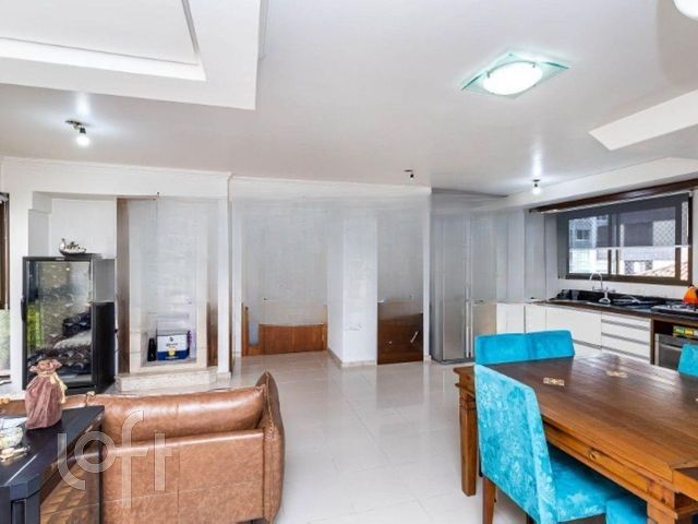 Apartamento com 82m², 2 dormitórios, 1 suíte, 2 vagas, Petrópolis em Porto Alegre