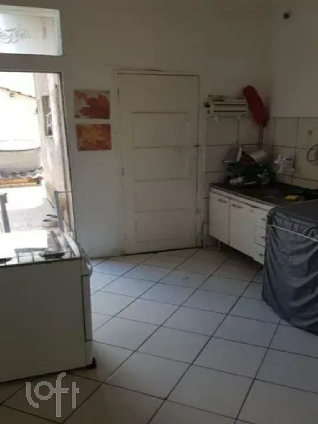 Casa à venda com 7 quartos, 100m² - Foto 2