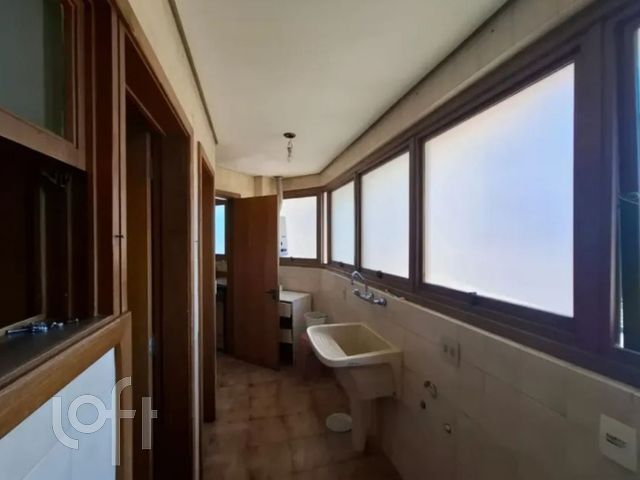 Apartamento com 280m², 3 dormitórios, 1 suíte, 2 vagas, Auxiliadora em Porto Alegre