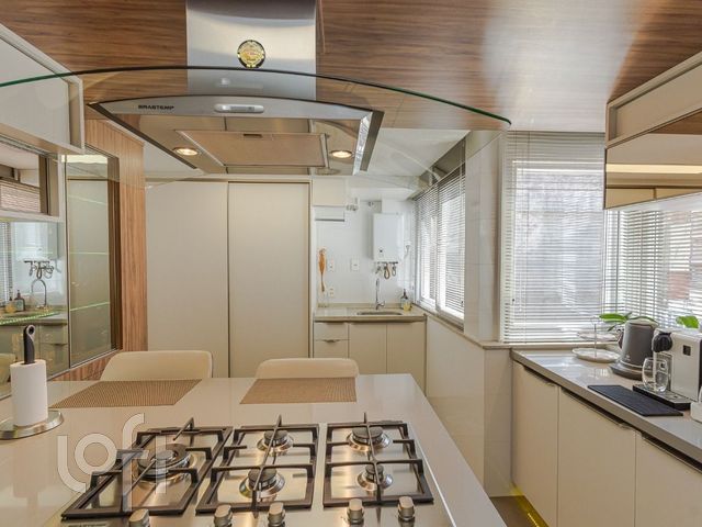 Apartamento com 73m², 2 dormitórios, 1 suíte, Santa Cecília em Porto Alegre